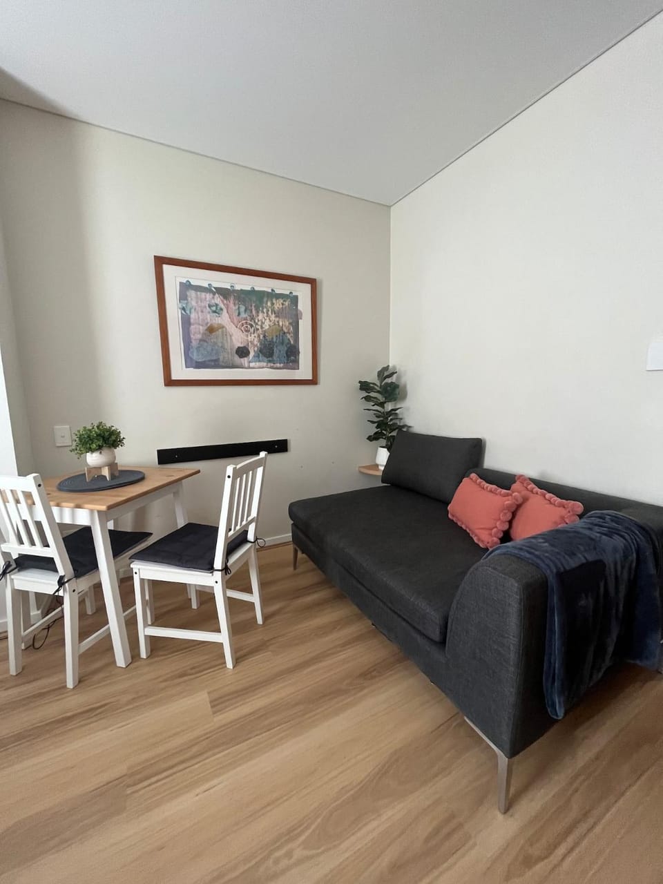 203 Cute as a Button wkitchen for 2CBD Apartment in Perth