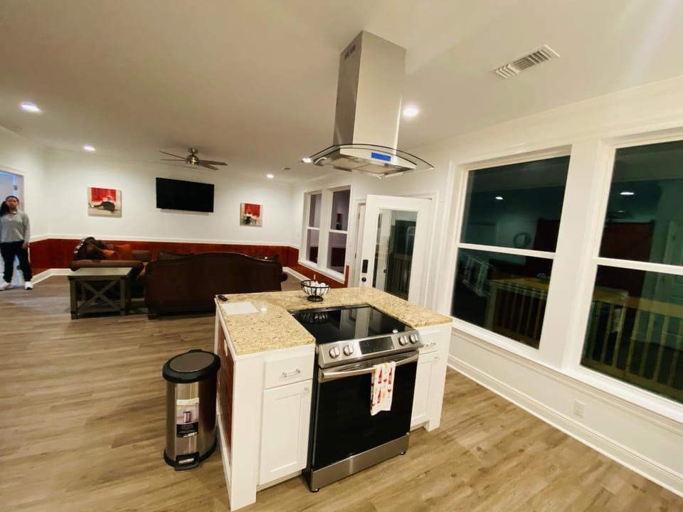 Bungalow Beach house 100 yards from the beach House in Bay Saint Louis