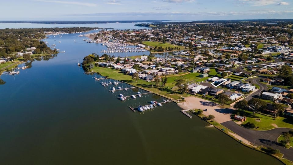 Banyandah on the Lakes House in Victoria