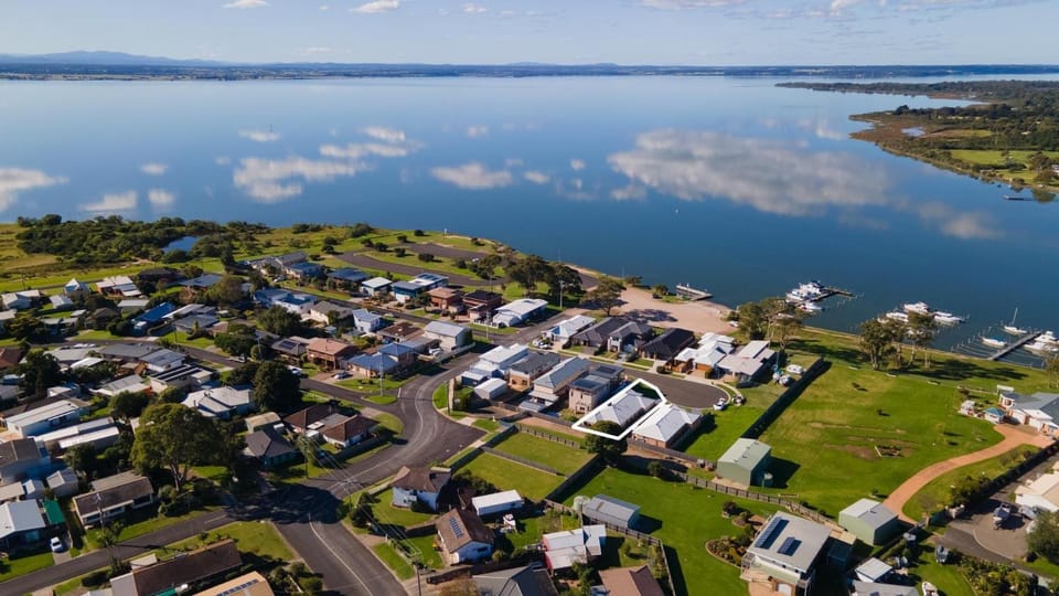 Banyandah on the Lakes House in Victoria