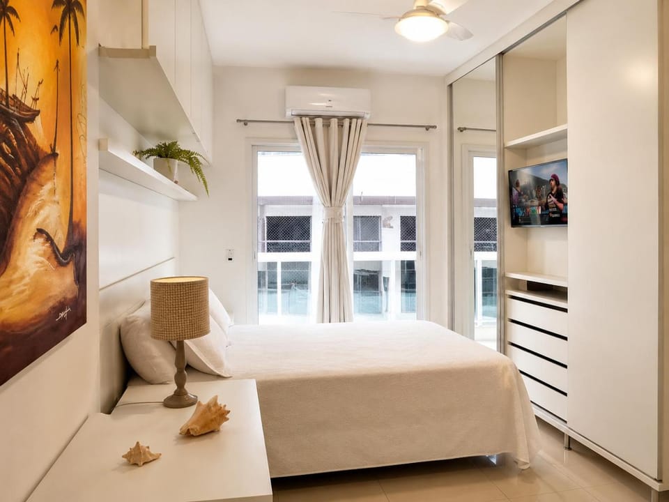 Bed, Photo of the whole room, Bedroom, air conditioner