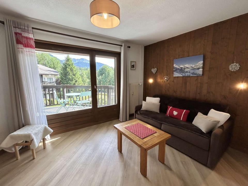Studio avec Piscine Chauffée, Tennis & Balcon - 4 Couchages à Megève - FR-1-597-14 Apartment in Megève