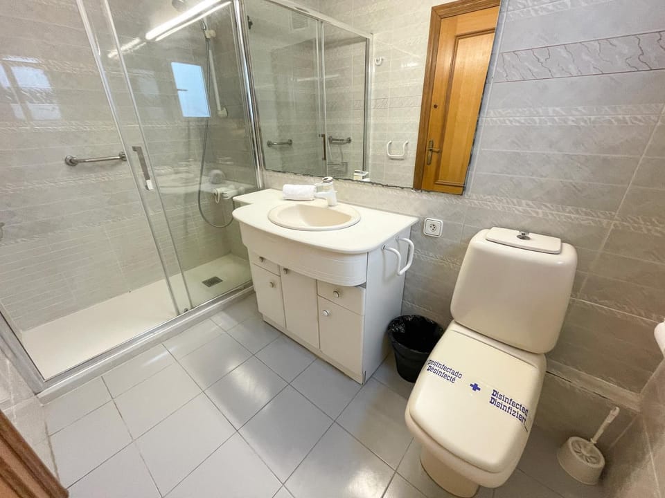 Shower, Toilet, Bathroom