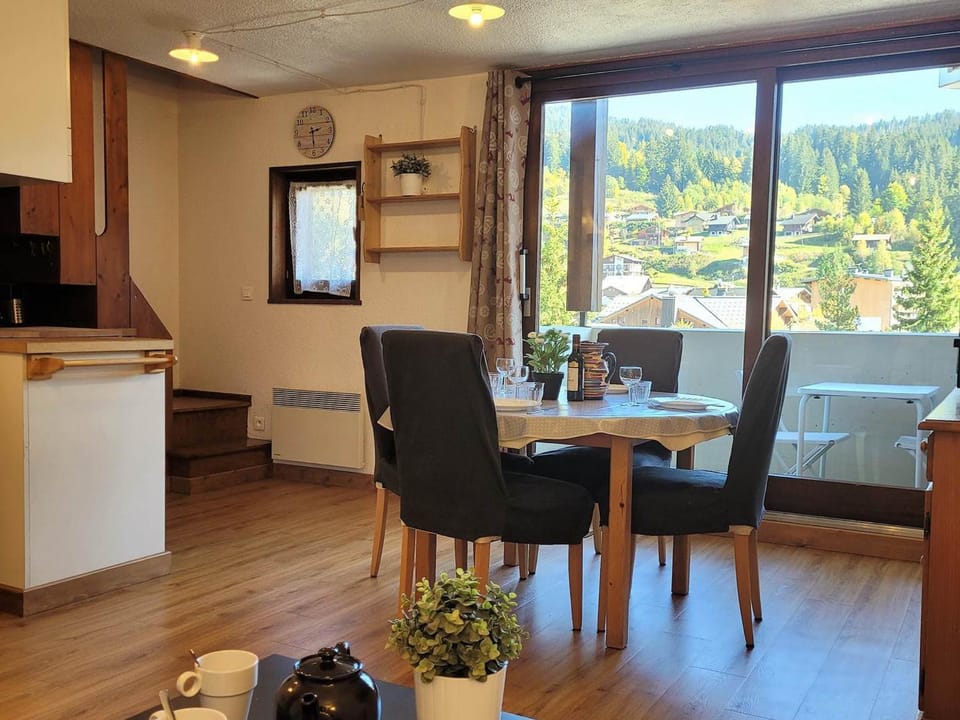T3 duplex lumineux, proche pistes, parking, Wi-Fi - FR-1-598-23 Apartment in Les Gets