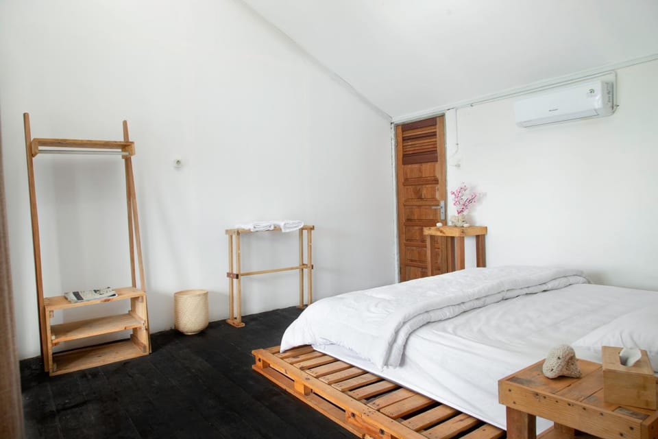 Bathroom, Bedroom, group of guests, group of guests, Family, Family