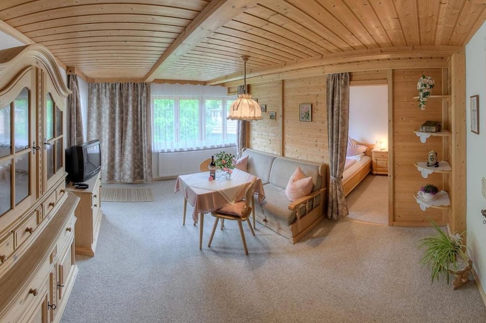 Haus Singer Apartment in Bavaria