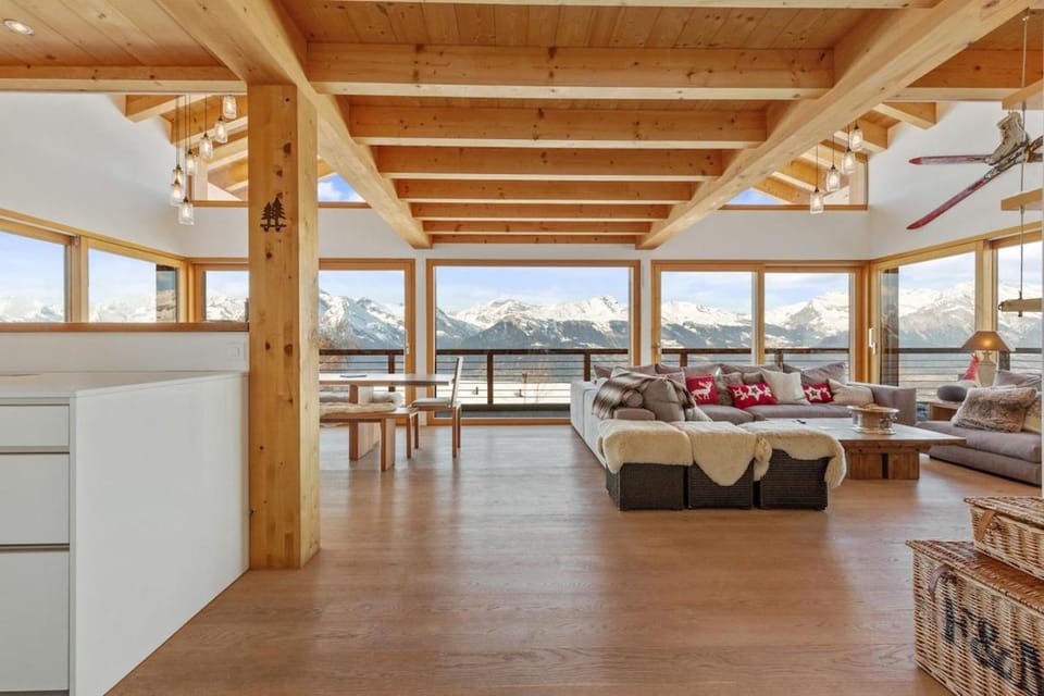 Balcony/Terrace, Kitchen or kitchenette, Living room, Dining area