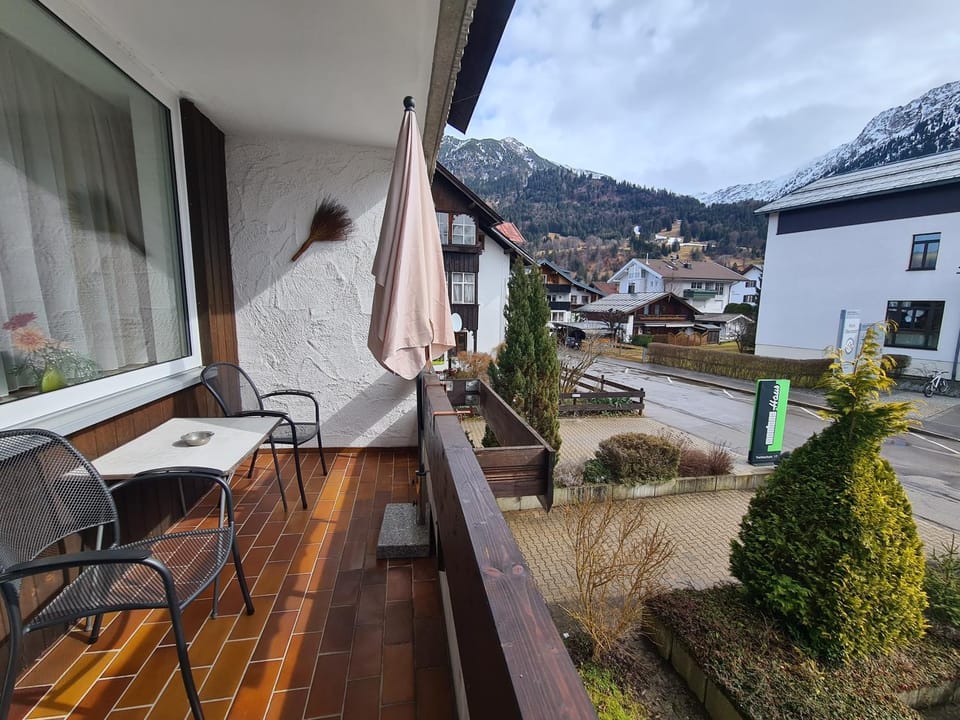View (from property/room), Balcony/Terrace, Mountain view