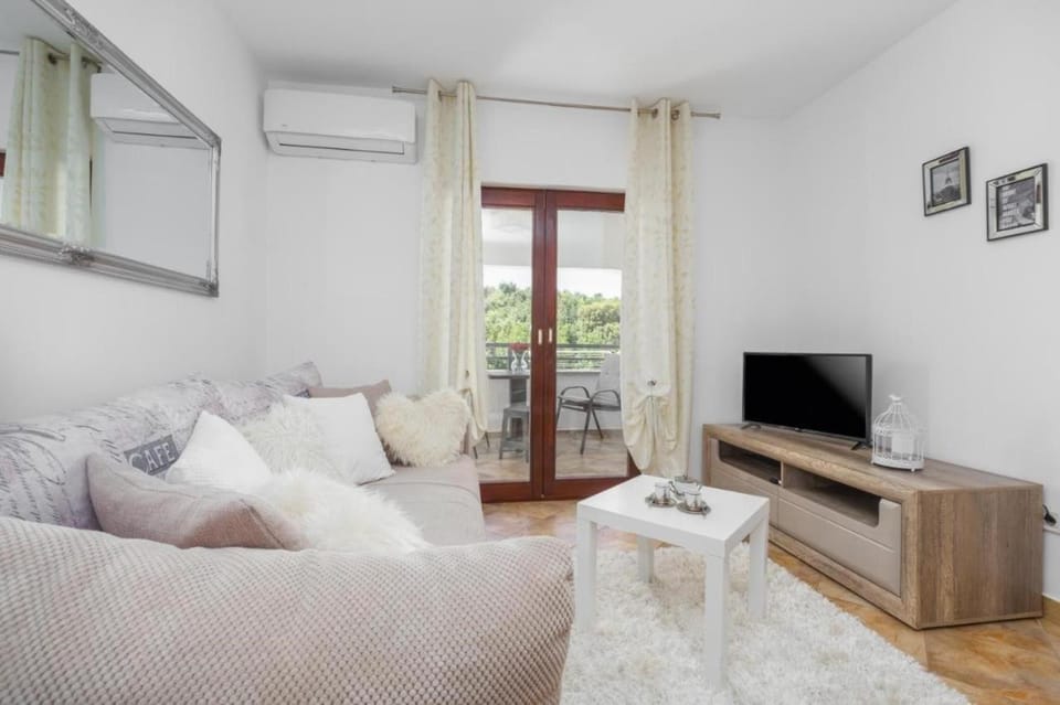 Antonietta Vrsar Apartment in Istria County
