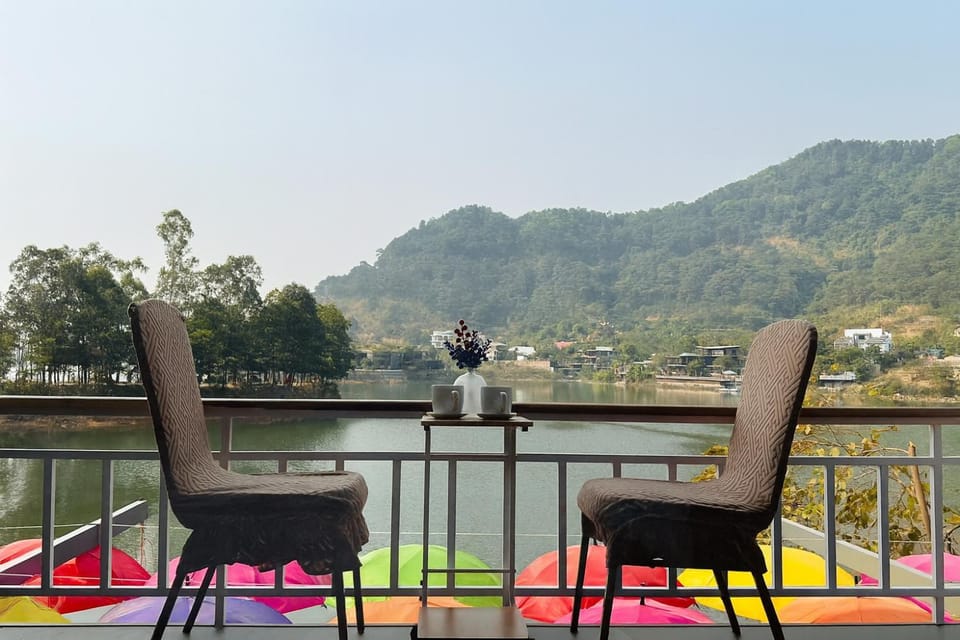Patio, Natural landscape, Balcony/Terrace, Seating area, River view