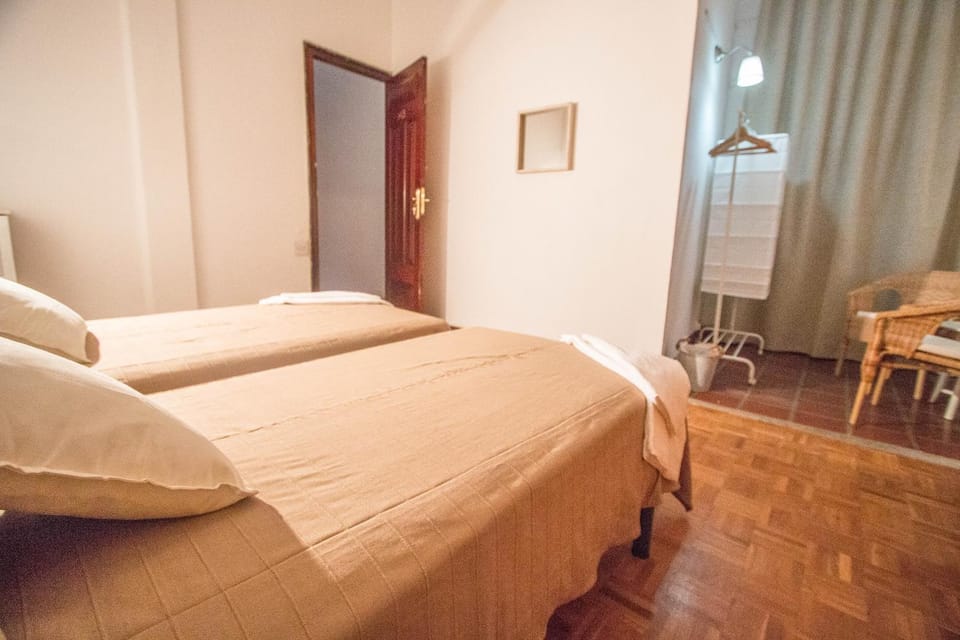 Bed, Photo of the whole room