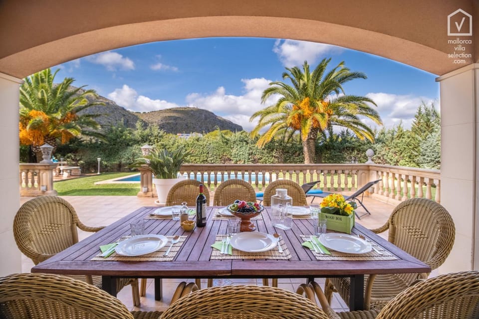 Balcony/Terrace, Dining area, Garden view, Mountain view