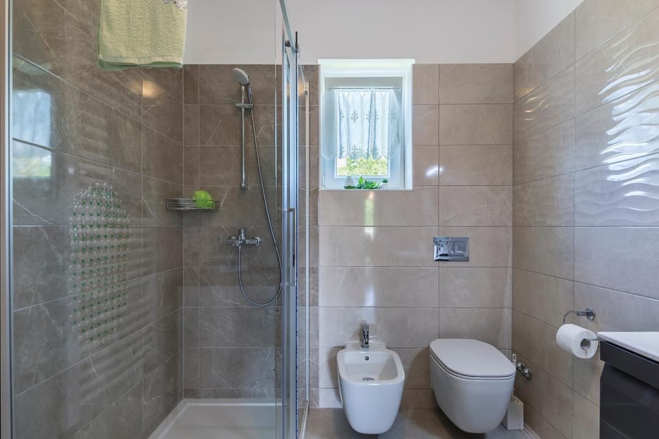 Shower, Bathroom, bidet
