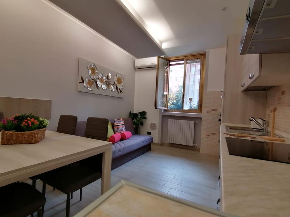 Kitchen or kitchenette, Living room, Dining area