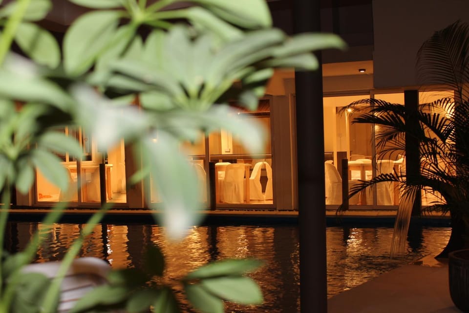 Restaurant/places to eat, Swimming pool