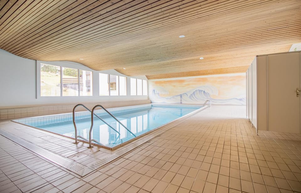 Swimming pool, Swimming pool