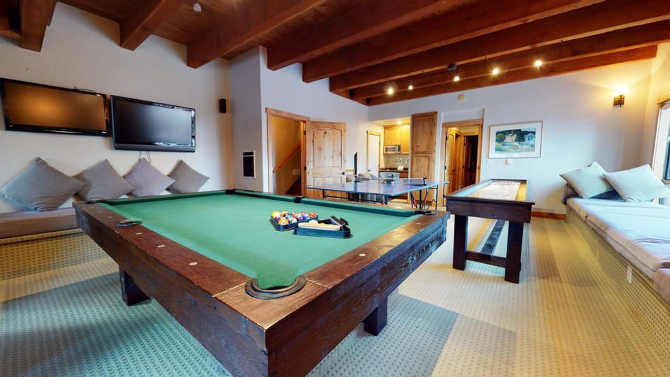 Val DIsere #10 condo Apartment in Mammoth Lakes