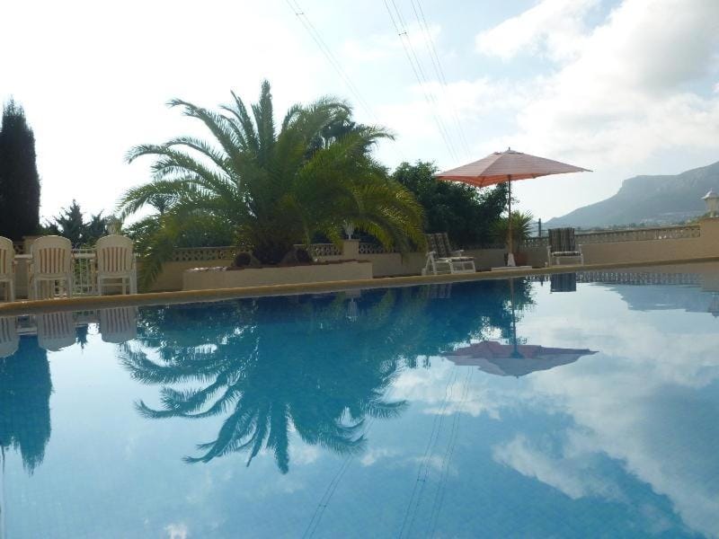 Mountain view, Swimming pool