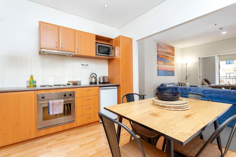404 Big Beautiful One Bed & Balcony Apartment in Perth