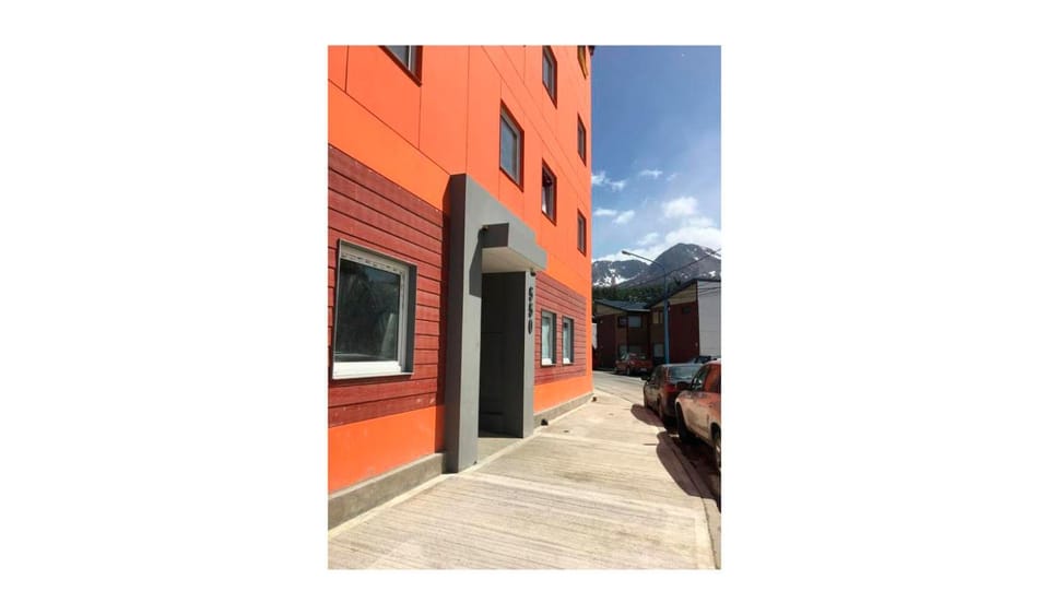 Facade/entrance