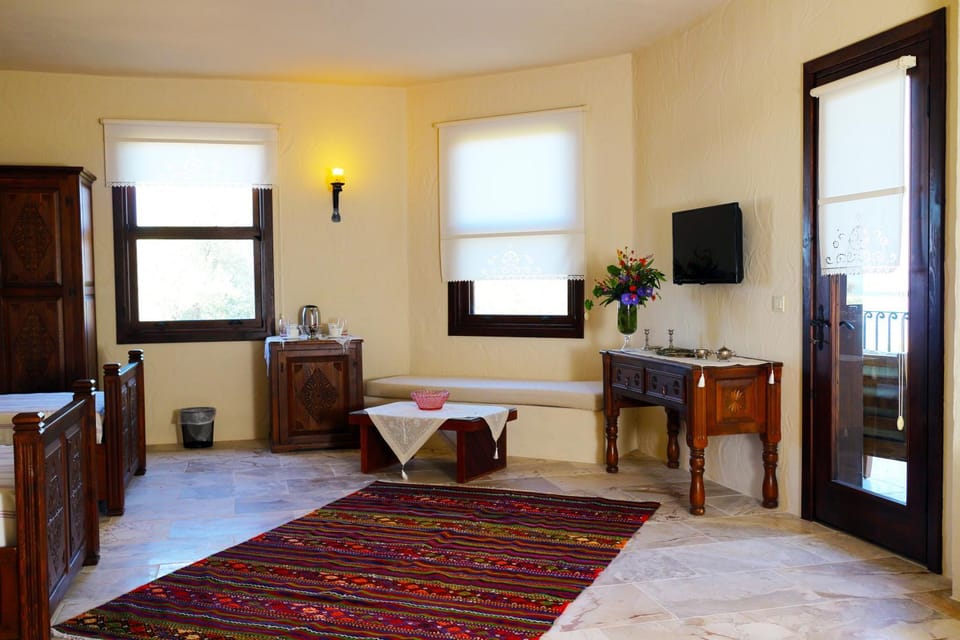 Communal lounge/ TV room, TV and multimedia, Living room