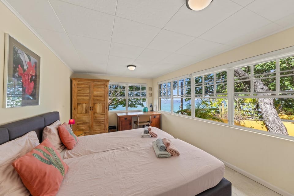 Bedroom, Sea view, wardrobe, air conditioner