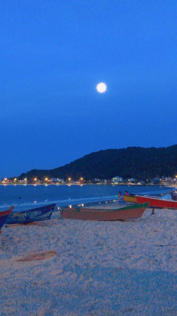 Casa Enseada, Prainha, Praia Grande com ar nos 2 quartos House in São Francisco do Sul