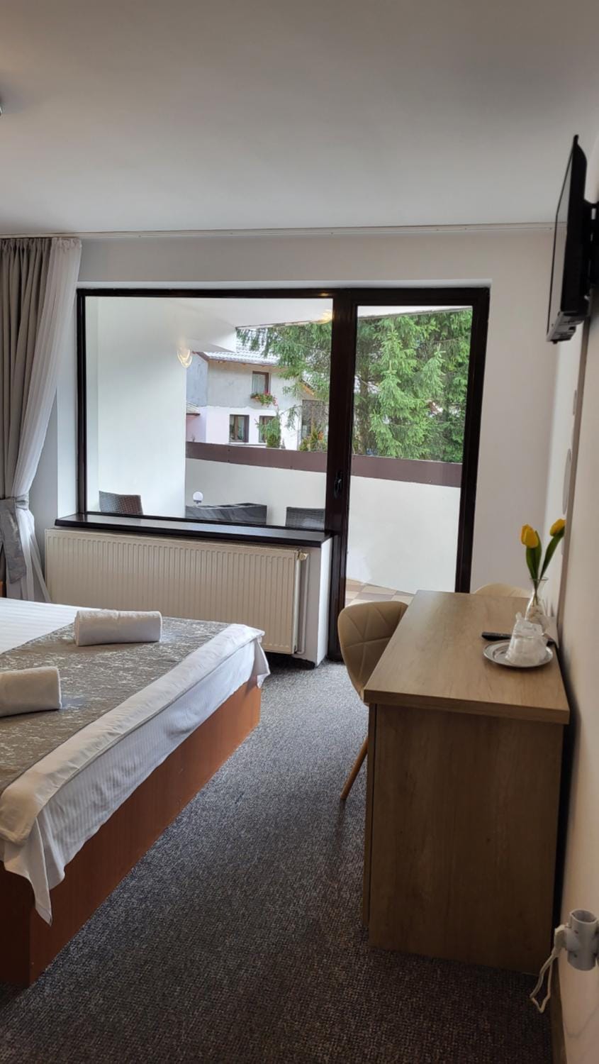 M7 Villa Bed& Bistro Bed and Breakfast in Brasov