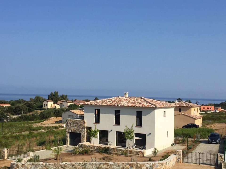 Property building, Sea view, Parking