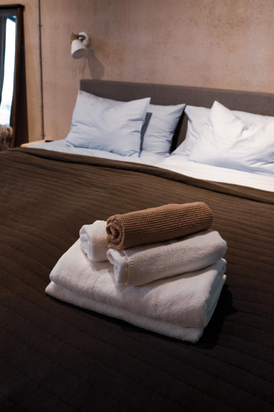 Bed, Photo of the whole room, towels