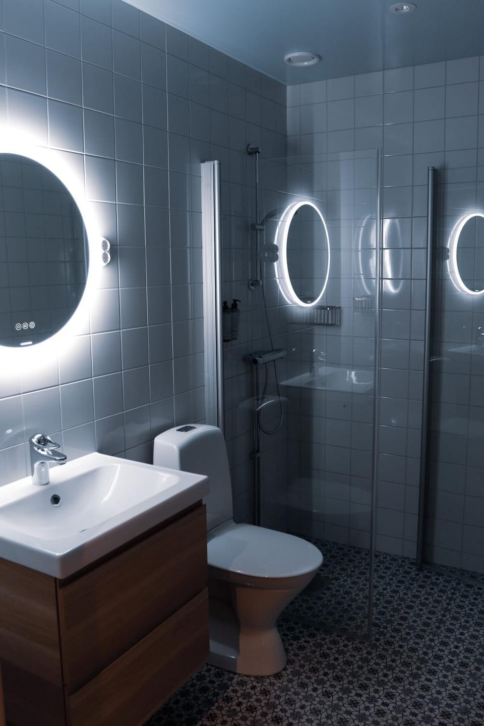 Shower, Toilet, Bathroom