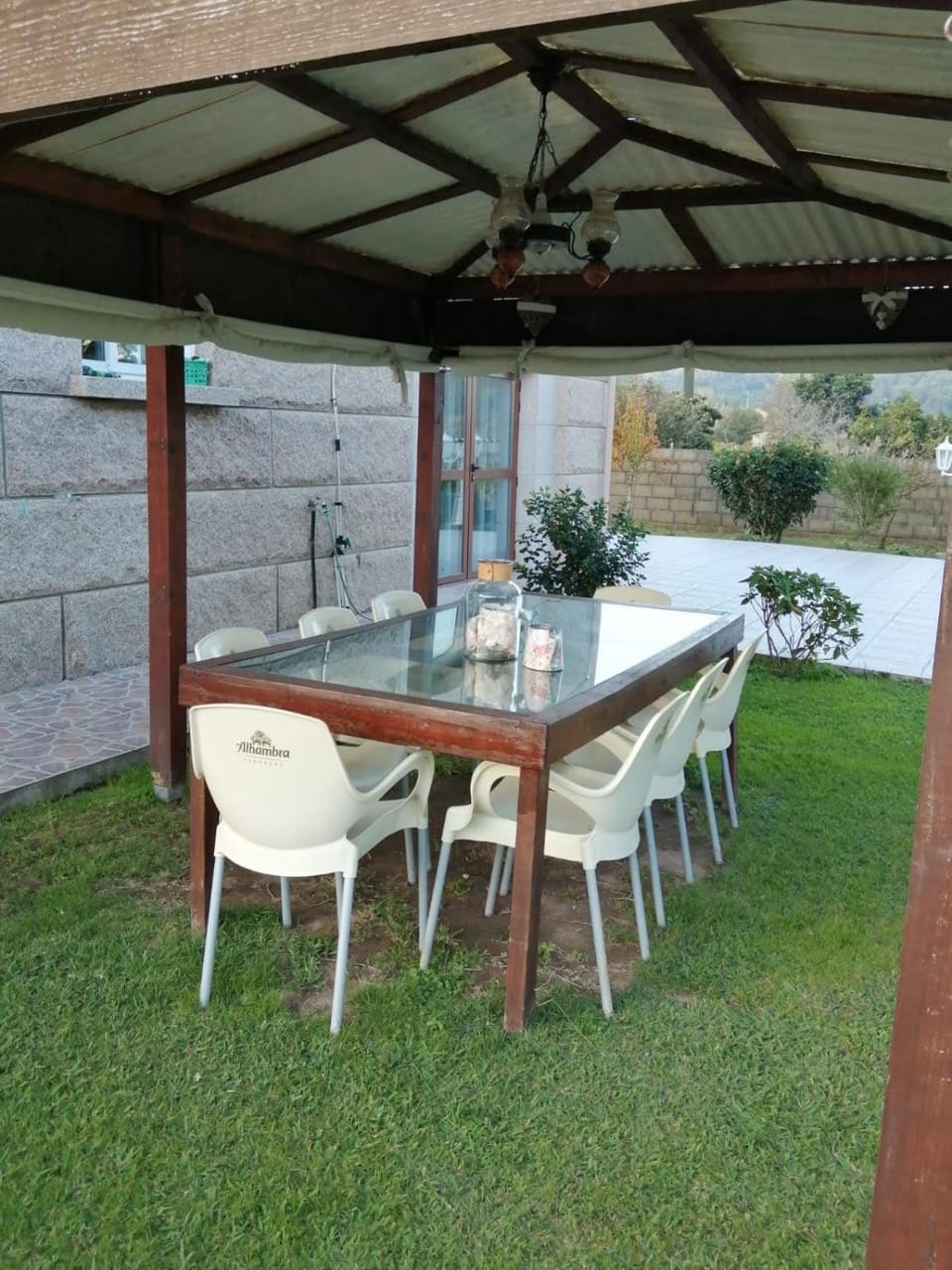 Garden, Dining area