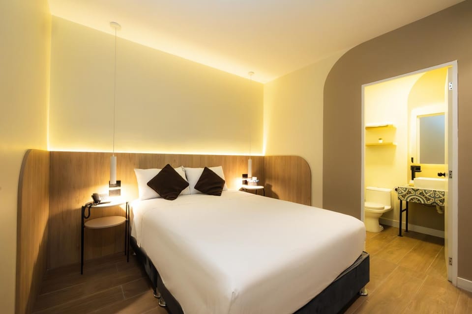 Bed, air conditioner
