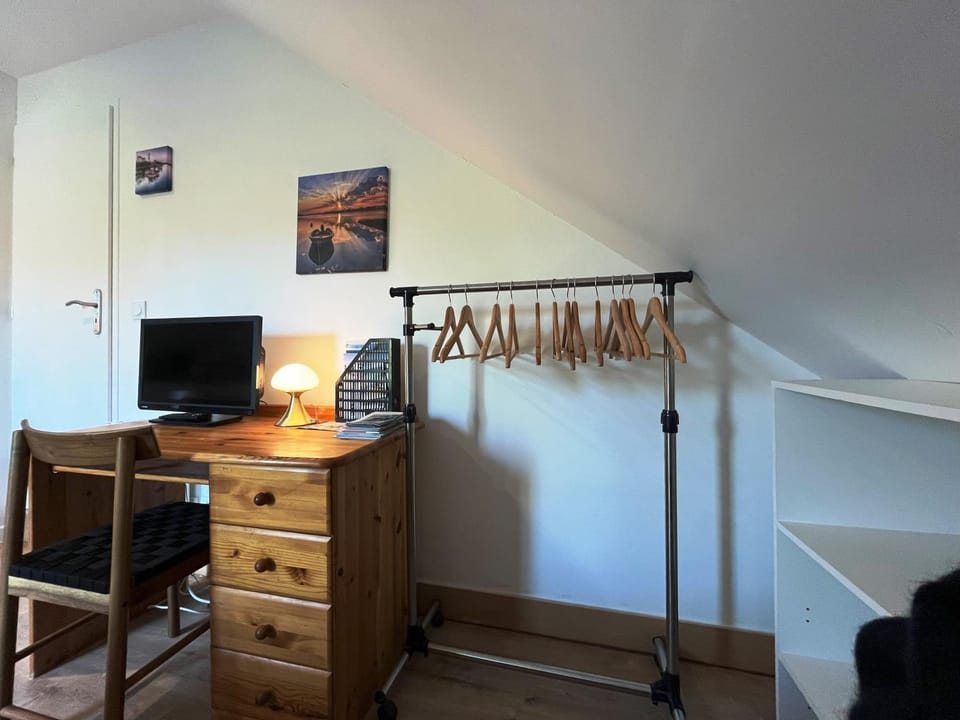 TV and multimedia, hair dresser