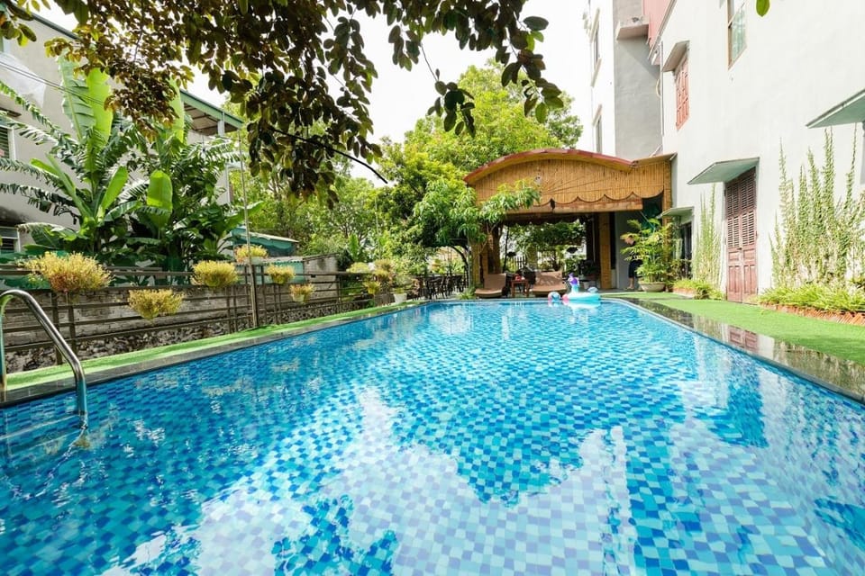 Swimming pool