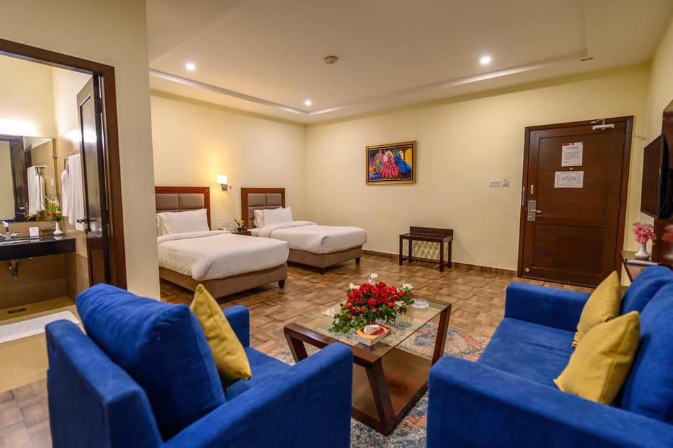 Shower, Toilet, Bed, Bathroom, TV and multimedia, Coffee/tea facilities, Bedroom, Food