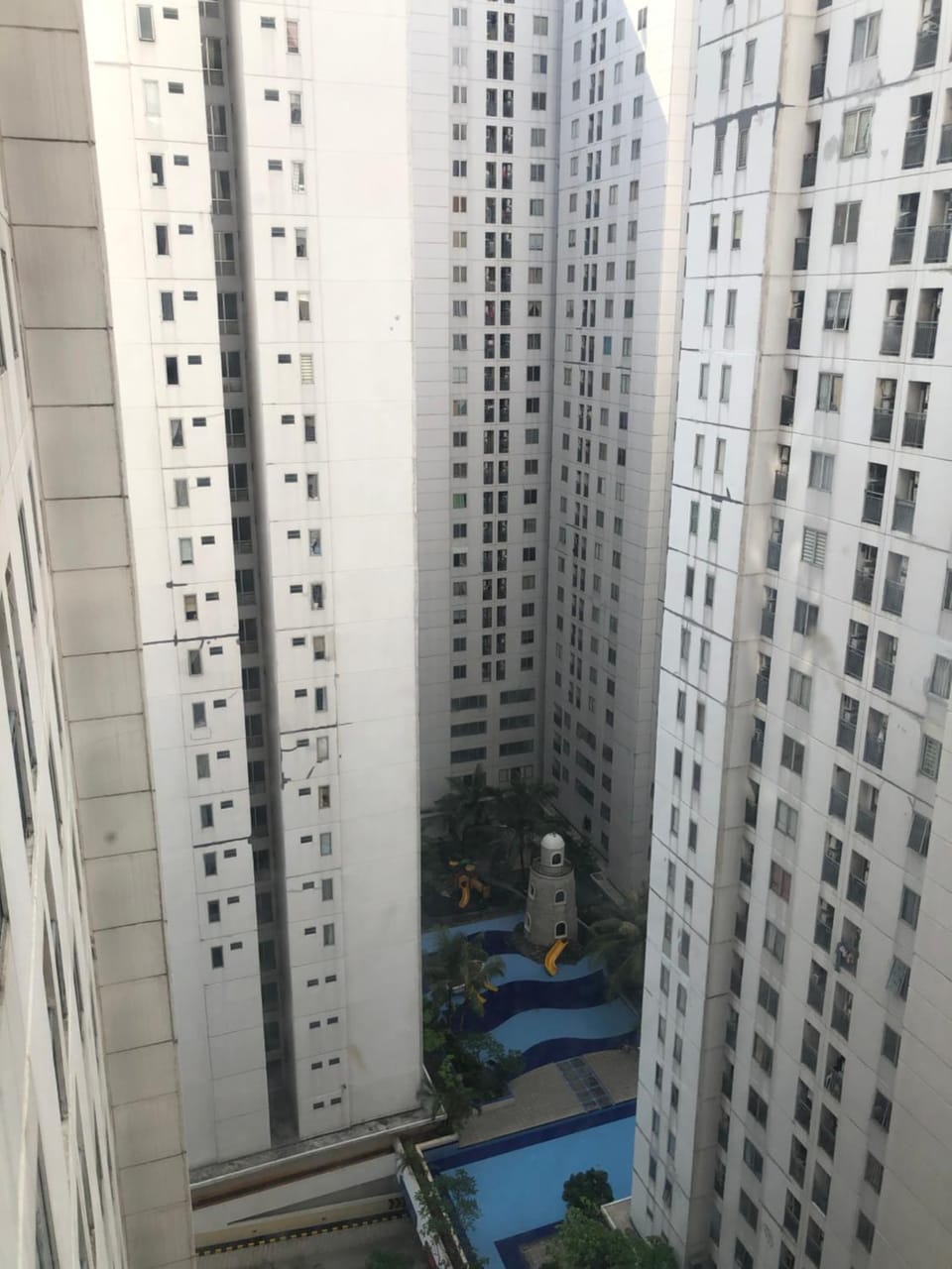 Moagi Stay Geranium - Netflix Ready! at Bassura City Apartment Apartment in Jakarta