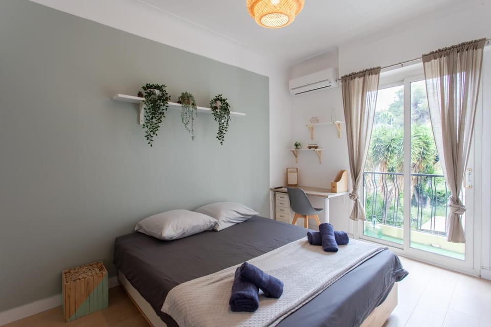 Bed, Photo of the whole room, Bedroom, air conditioner