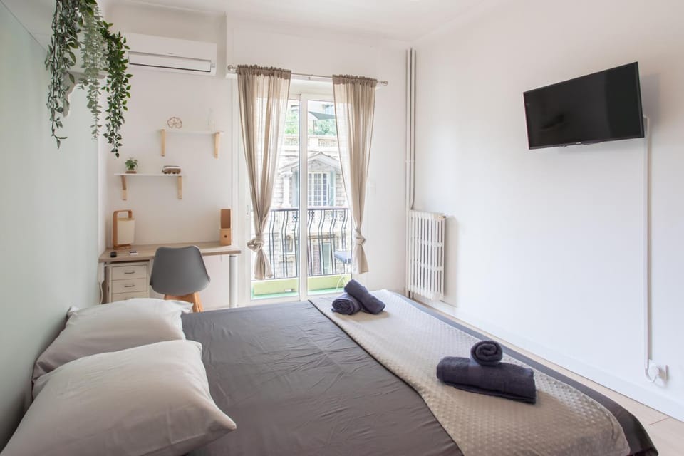 Bed, TV and multimedia, Balcony/Terrace, Photo of the whole room, towels