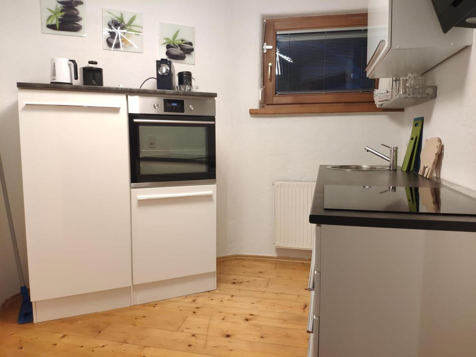 Coffee/tea facilities, Kitchen or kitchenette