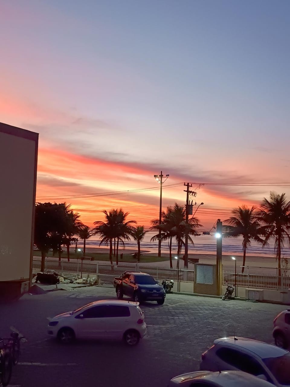 Kitnet frente pro mar em Vila Caiçara, portaria 24 hs e wifi Apartment in State of São Paulo