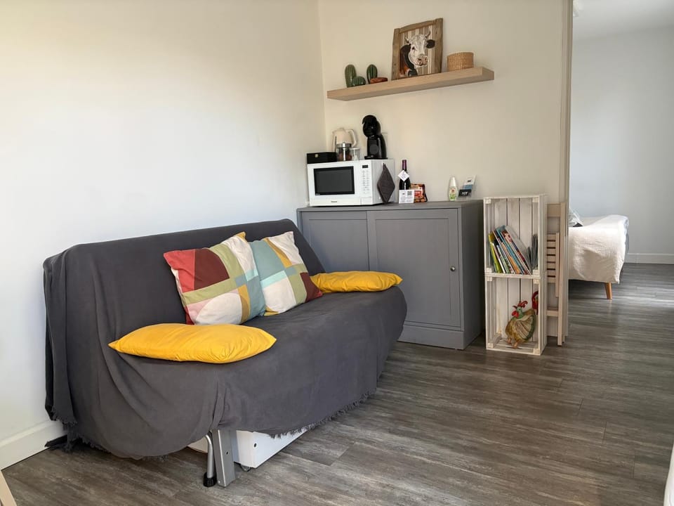Studio de Jardin aux Portes du Beaujolais climatisé avec Jardin Privatif & Borne de Recharge Bed and Breakfast in Auvergne-Rhône-Alpes