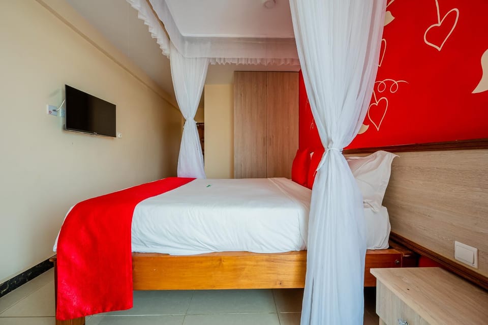 Bed, TV and multimedia, Evening entertainment, Bedroom, wardrobe