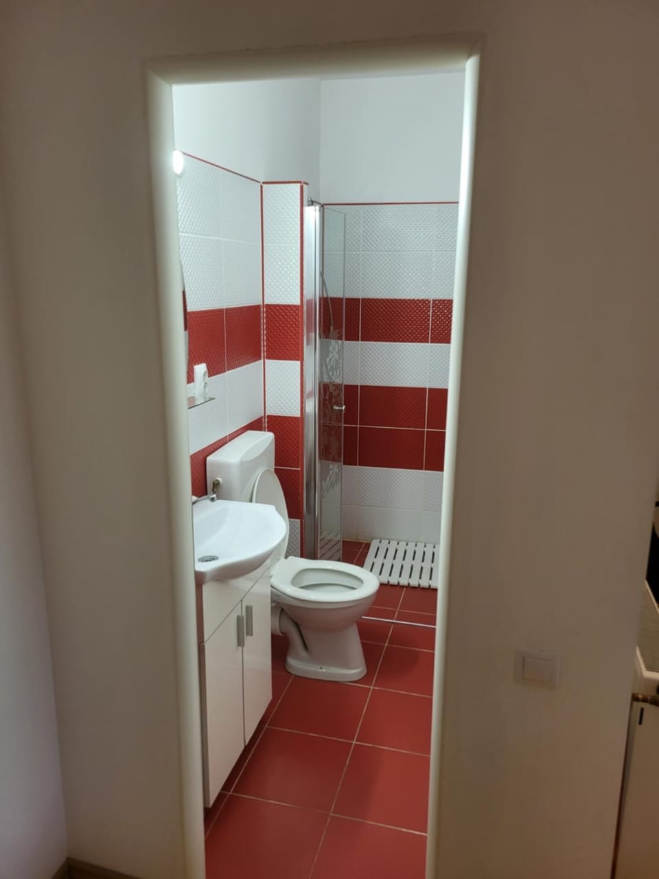 Shower, Toilet, Bathroom, towels