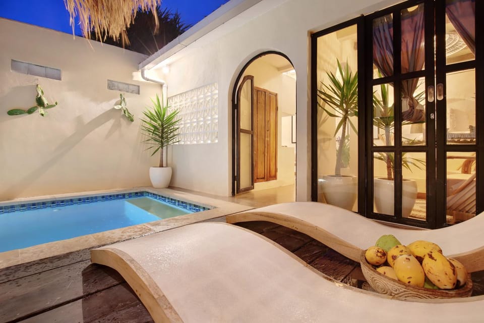 Seminyak Beach Bungalow Studio Villa 1 with private pool SBB1 House in Kuta