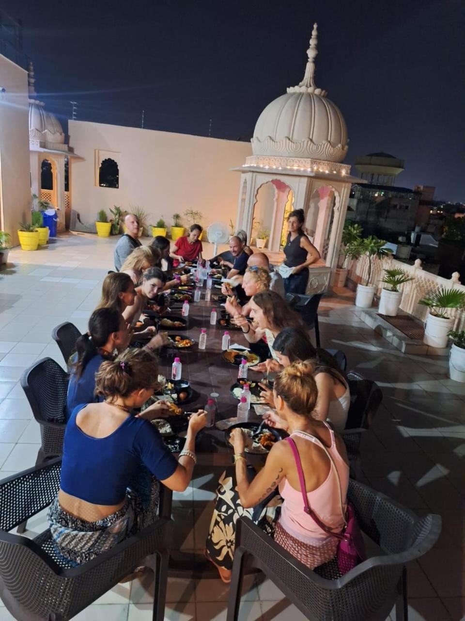 Restaurant/places to eat, Night