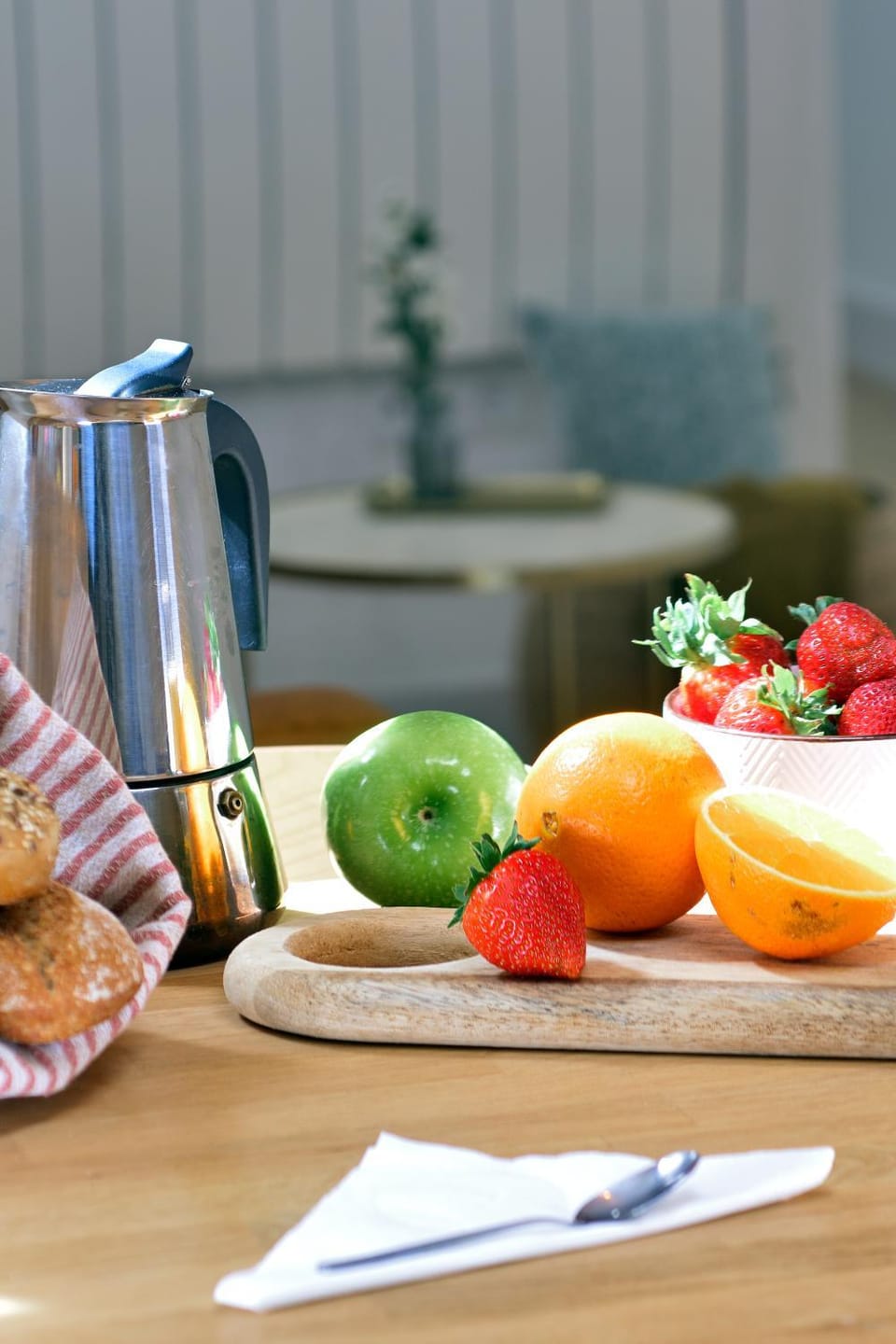 Living room, Breakfast