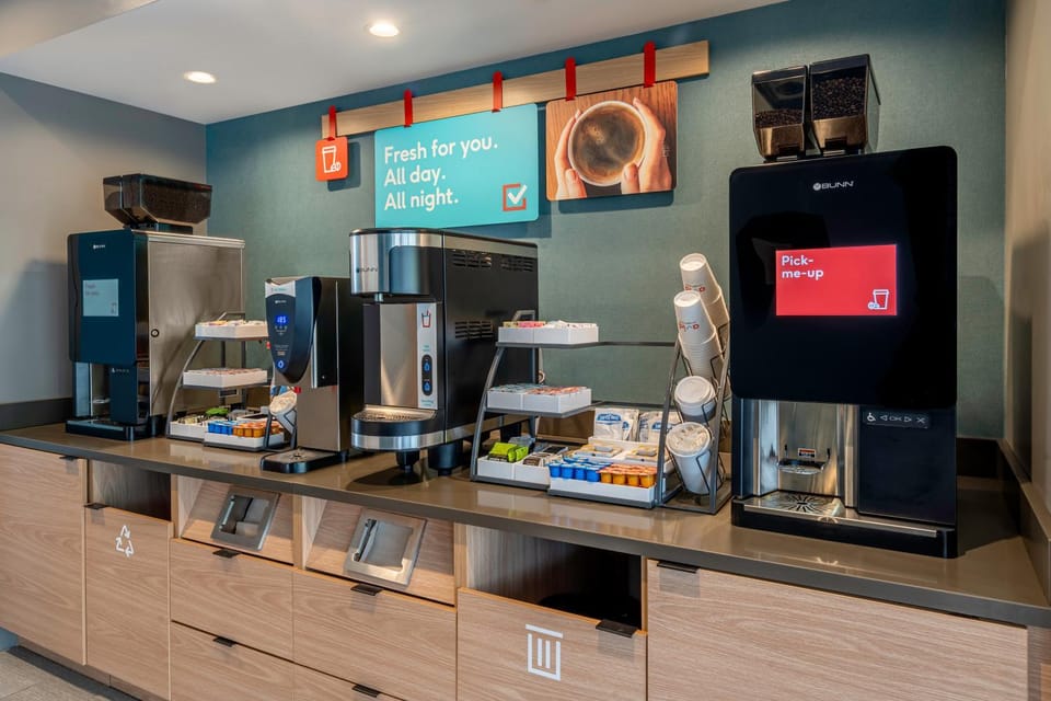 Coffee/tea facilities, Breakfast