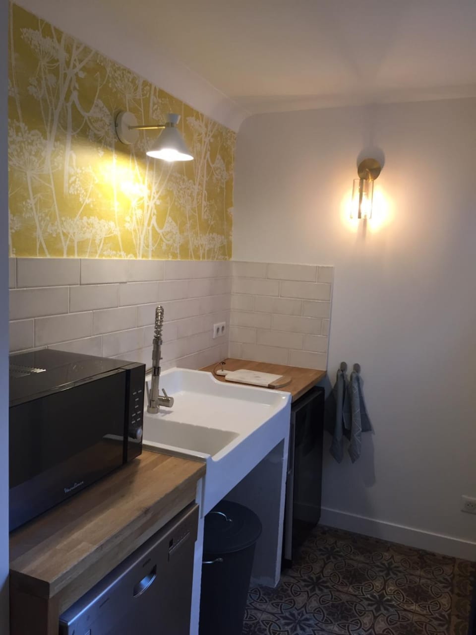 Kitchen or kitchenette