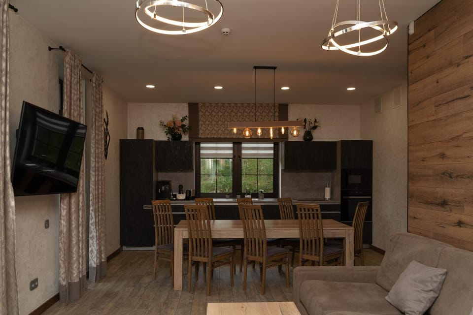 Communal lounge/ TV room, TV and multimedia, Kitchen or kitchenette, Living room, Dining area
